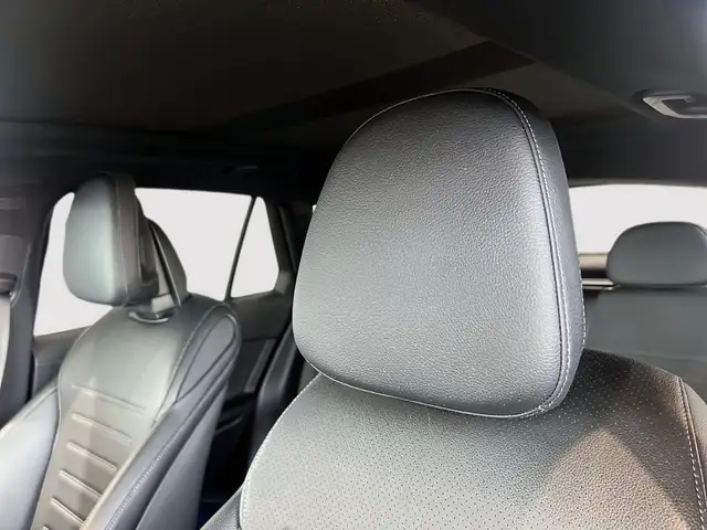 2024 Mercedes-Benz GLC300 4MATIC SUV Warranty until 2030! No acc - Photo 10