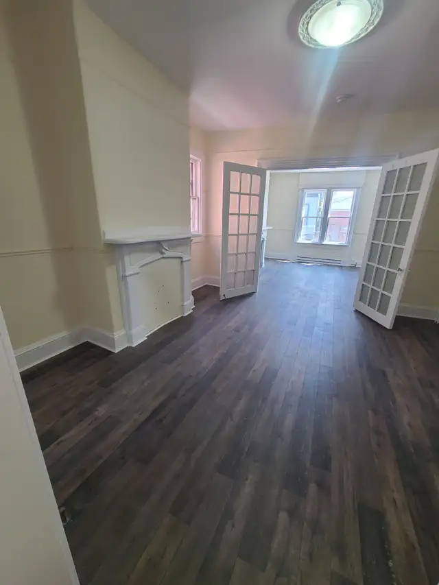 Downtown 1BR - Private Unit - Aug 1st - Heat & Water Included!