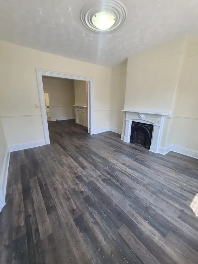 Downtown 1BR - Private Unit - Aug 1st - Heat & Water Included! - Photo 3