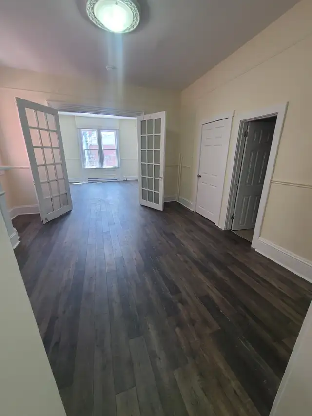 Downtown 1BR - Private Unit - Aug 1st - Heat & Water Included! - Photo 10