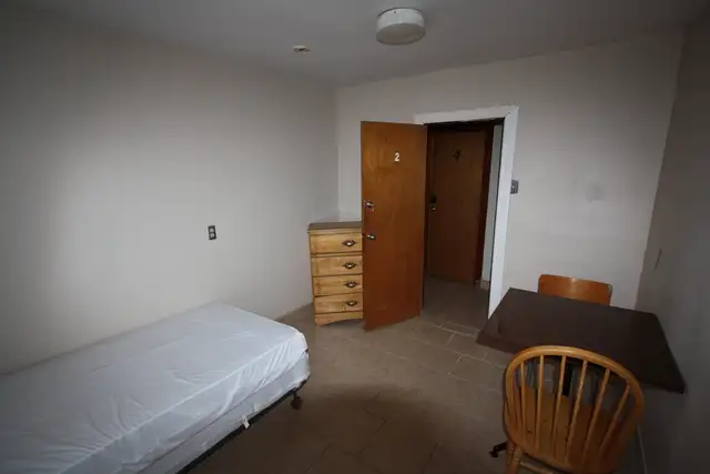 Furnished Rooms for Rent Downtown Sarnia @ 104 Vidal St S - Photo 4