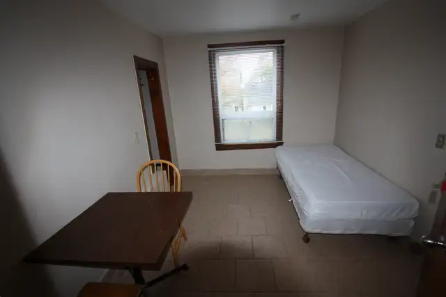 Furnished Rooms for Rent Downtown Sarnia @ 104 Vidal St S - Photo 5