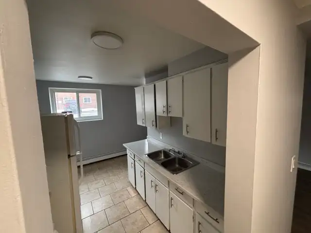 All inclusive 2 bedroom with balcony and on site laundry @ 121 A - Photo 5