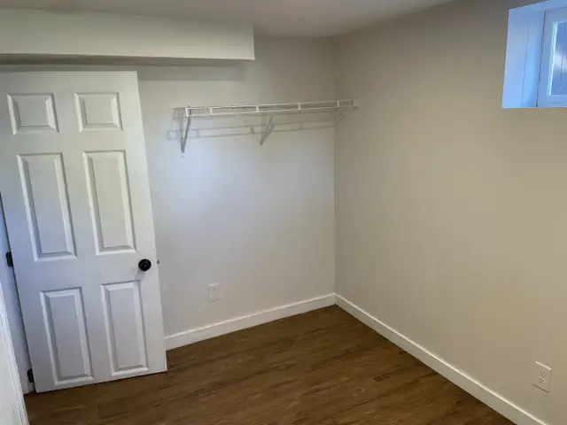 ALL UTILITIES INCLUDED! Cat Friendly Lower Suite! - Photo 6