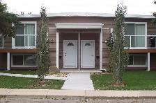 FANTASTIC LOCATION! Modern 2 Bedroom Unit ~ Washer and Dryer