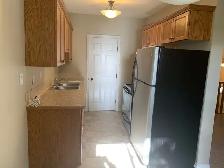 FANTASTIC LOCATION! Modern 2 Bedroom Unit ~ Washer and Dryer - Photo 4