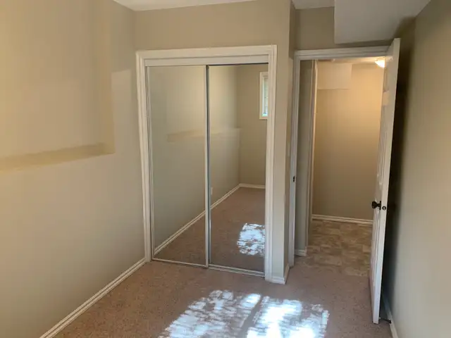 FANTASTIC LOCATION! Modern 2 Bedroom Unit ~ Washer and Dryer - Photo 8