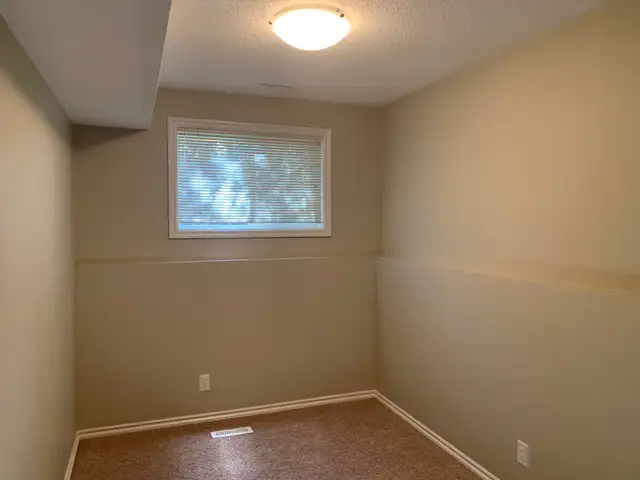 FANTASTIC LOCATION! Modern 2 Bedroom Unit ~ Washer and Dryer - Photo 10