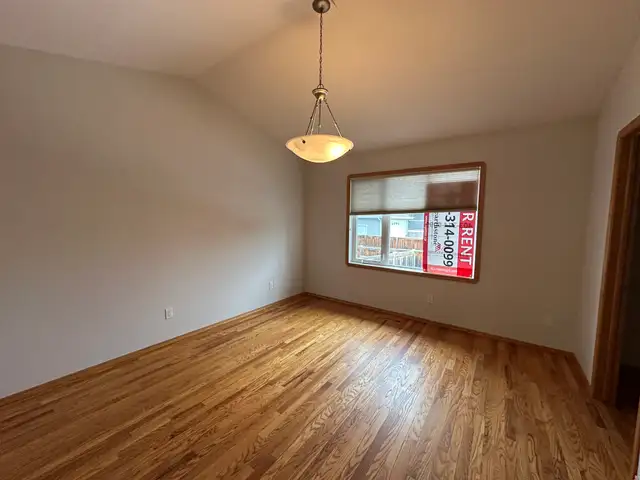 Double Attached Garage, Desirable Rosedale Duplex! - Photo 5