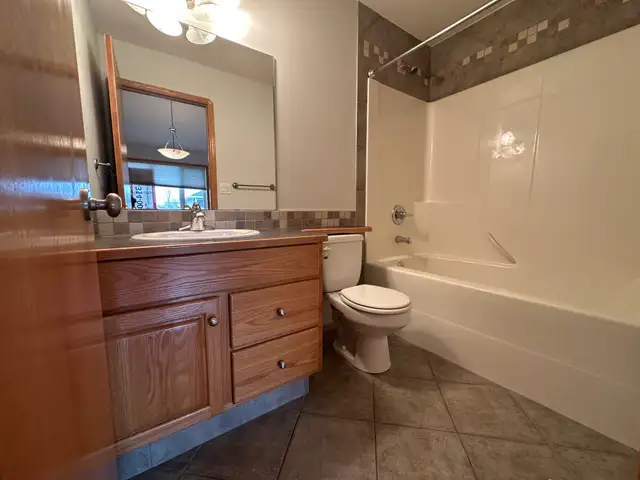 Double Attached Garage, Desirable Rosedale Duplex! - Photo 6