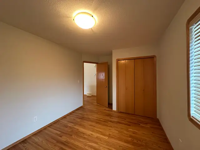 Double Attached Garage, Desirable Rosedale Duplex! - Photo 9