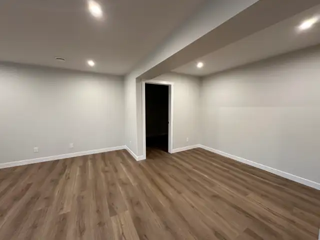 Double Attached Garage, Desirable Rosedale Duplex! - Photo 13