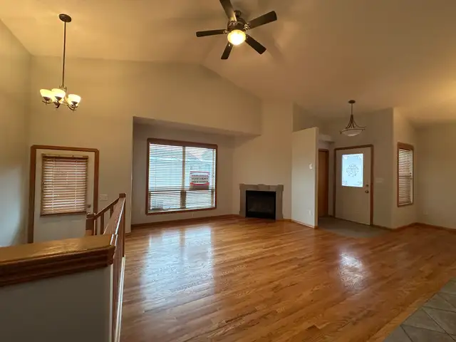 Double Attached Garage, Desirable Rosedale Duplex! - Photo 20