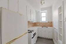 1 bed 1 bath near UdeM corner of Deacon and Van Horne - ID 1905 - Photo 2