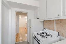 1 bed 1 bath near UdeM corner of Deacon and Van Horne - ID 1905 - Photo 3