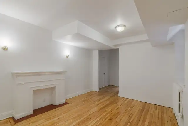 1 bed 1 bath near UdeM corner of Deacon and Van Horne - ID 1905 - Photo 4