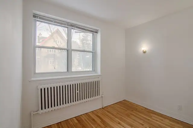 1 bed 1 bath near UdeM corner of Deacon and Van Horne - ID 1905 - Photo 6