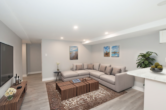 170 Southworth St N, Welland - 2 Bedroom Lower Unit