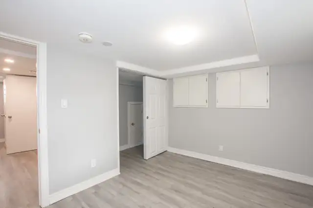 170 Southworth St N, Welland - 2 Bedroom Lower Unit - Photo 13