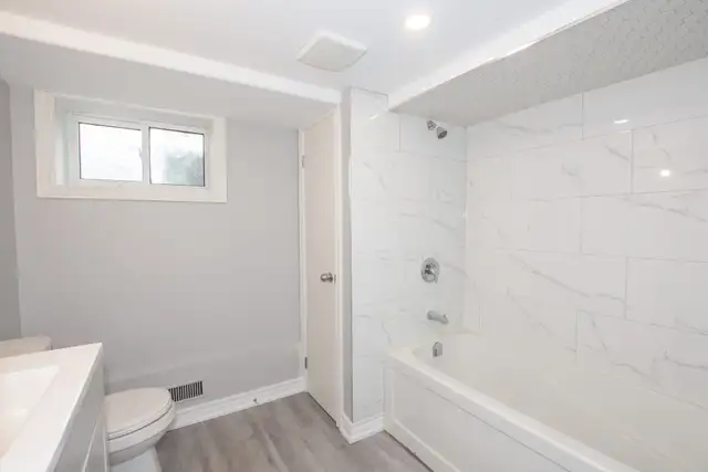 170 Southworth St N, Welland - 2 Bedroom Lower Unit - Photo 17