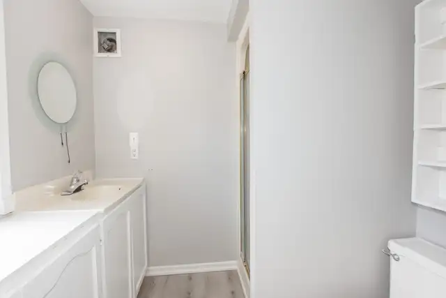 355 Glenridge Ave, St. Catharines - All Inclusive Bachelor - Photo 8
