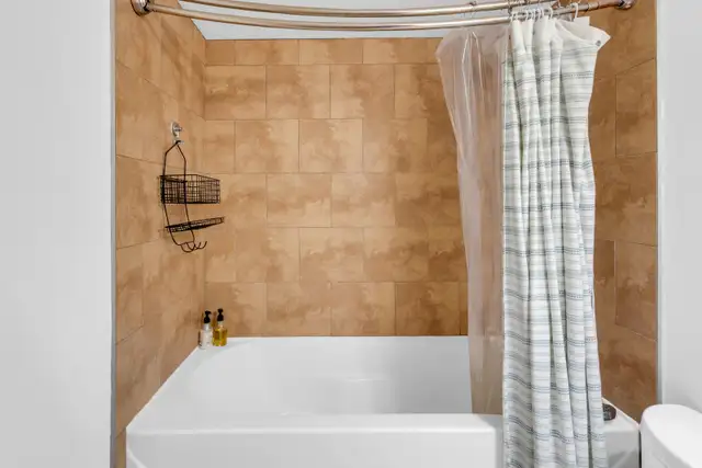 SHORT TERM RENTAL AIRBNB FRIENDLY KENSINGTON CONDO FOR SALE - Photo 9