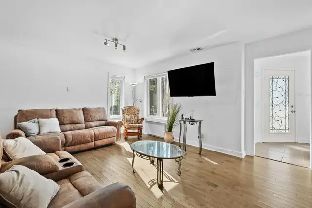 Belle propriété intime, garage, forêt à l'arrière, St-Colomban - Photo 3