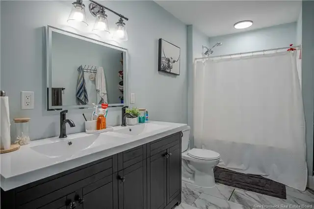 Large 3 Bedroom - $1900/mt. Plus Utilities - Available May. 1st - Photo 5