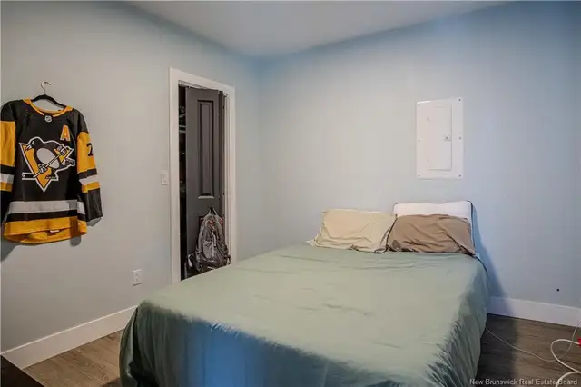 Large 3 Bedroom - $1900/mt. Plus Utilities - Available May. 1st - Photo 8