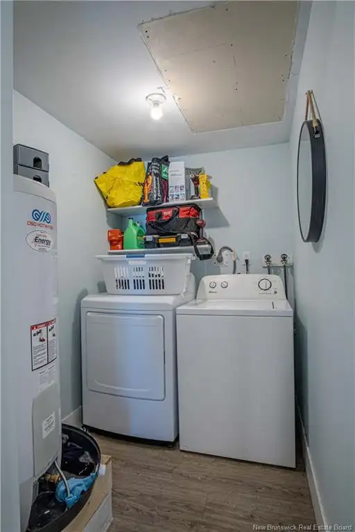 Large 3 Bedroom - $1900/mt. Plus Utilities - Available May. 1st - Photo 10