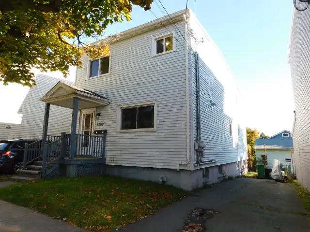 HFX Peninsula Upper Flat/2bed den/1bath/Heat-pump - VIDEO TOUR! - Photo 2