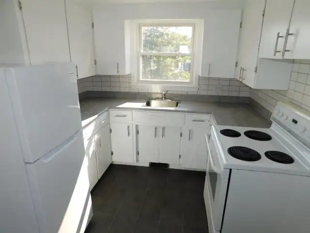HFX Peninsula Upper Flat/2bed den/1bath/Heat-pump - VIDEO TOUR! - Photo 9