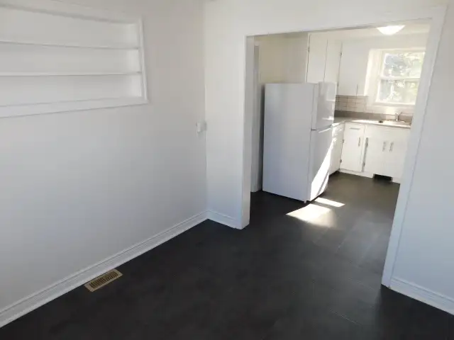 HFX Peninsula Upper Flat/2bed den/1bath/Heat-pump - VIDEO TOUR! - Photo 11
