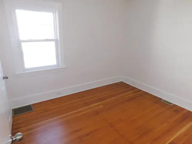 HFX Peninsula Upper Flat/2bed den/1bath/Heat-pump - VIDEO TOUR! - Photo 13