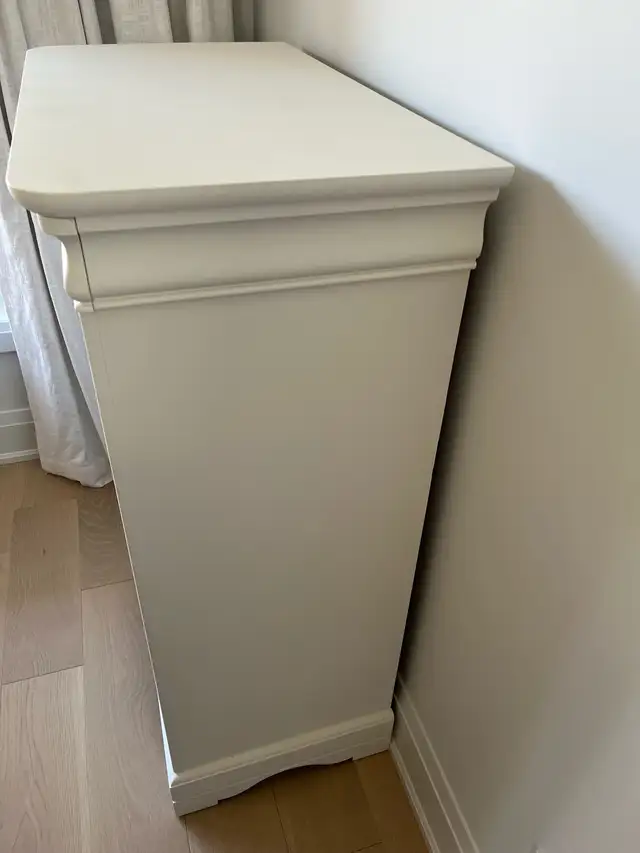 Cloud White Vertical Drawer Chest - Photo 6