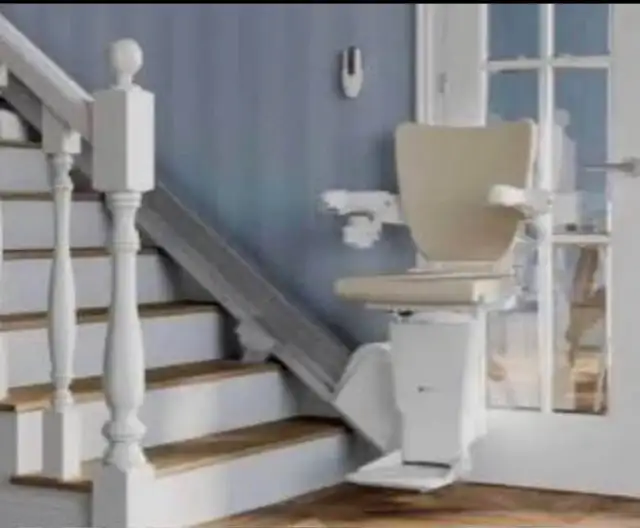 Stairlift Handicare 1100 Right Side 7 Steps
