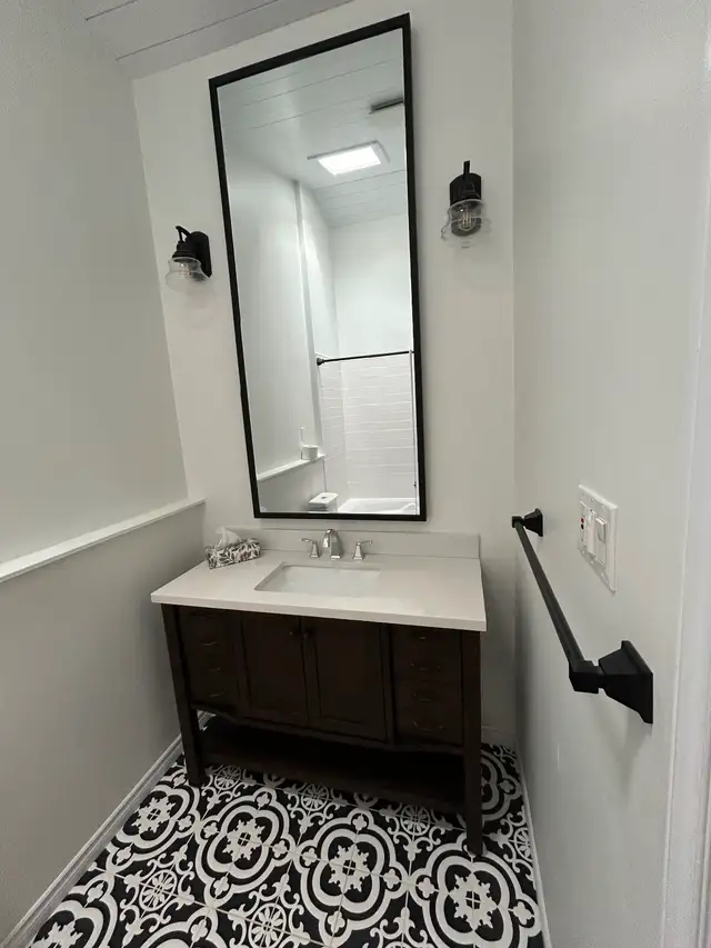 Spacious two bedroom condo - Photo 5