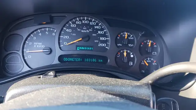 2004 GMC Sierra - Photo 10