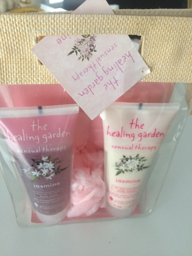 COFFRE CADEAU NEUF JASMINE LOTION HYDRATANTE GEL MOUSSANT ÉPONGE - Photo 2