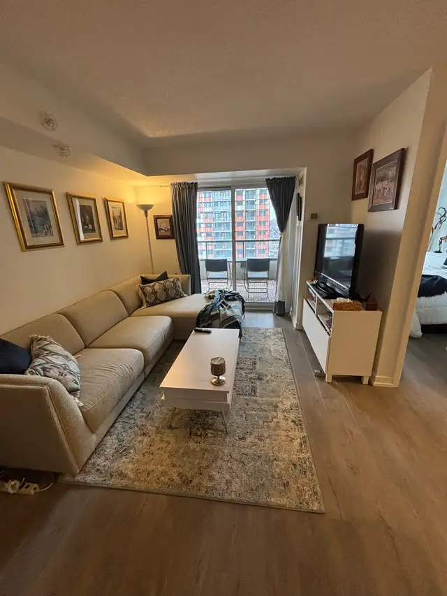 ️ 2 Bedroom Condo with Parking & Locker – Great Location!