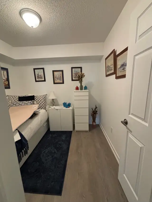 ️ 2 Bedroom Condo with Parking & Locker – Great Location! - Photo 5