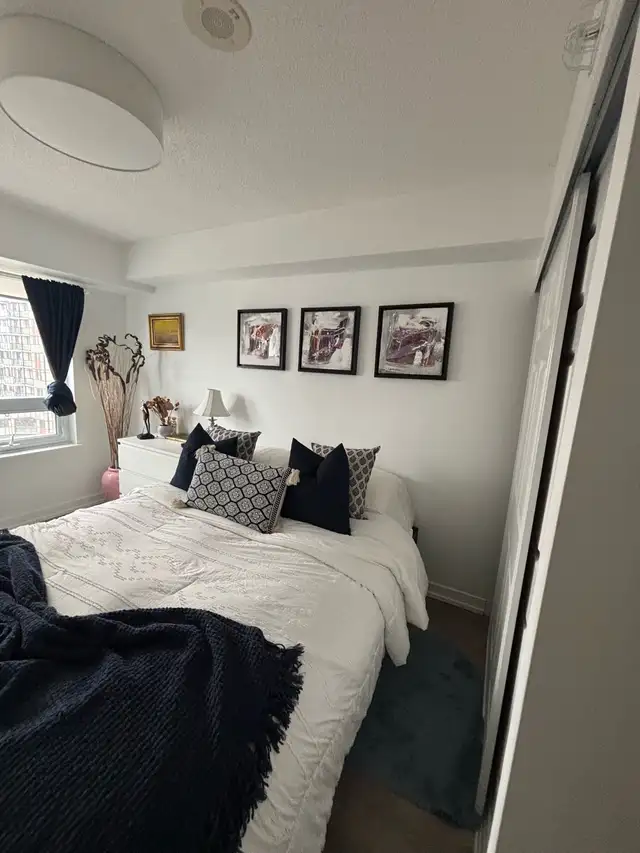 ️ 2 Bedroom Condo with Parking & Locker – Great Location! - Photo 7