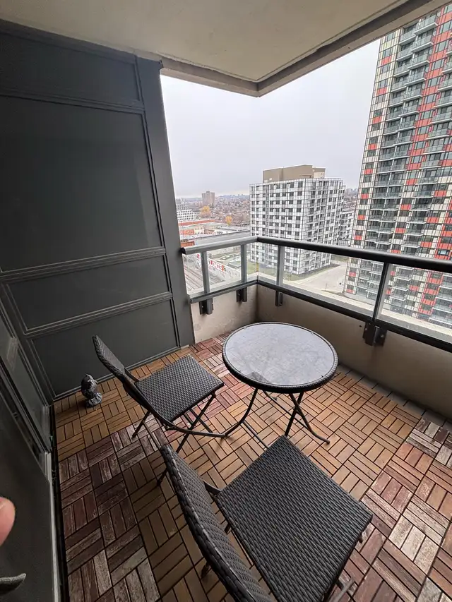 ️ 2 Bedroom Condo with Parking & Locker – Great Location! - Photo 10
