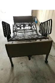 Invacare fully electric medical Hospital bed. - Photo 2