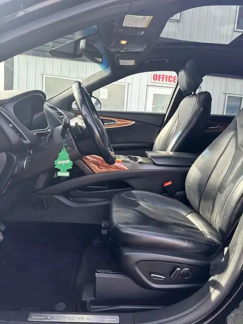 2016 Lincoln MKX Reserve 2.7L- WARRANTY INC, LEATHER, PANO ROOF, - Photo 11