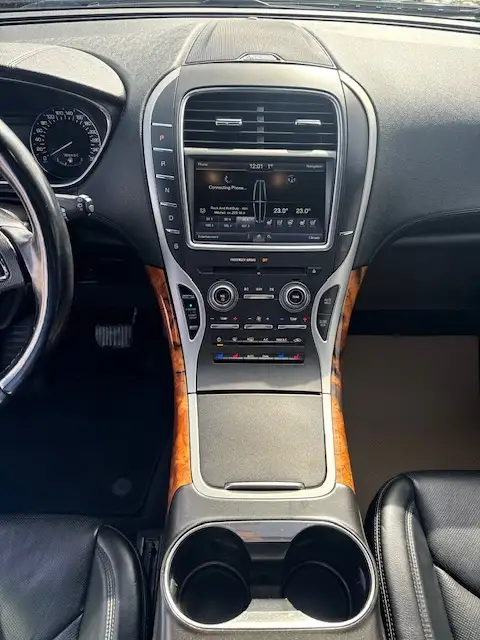 2016 Lincoln MKX Reserve 2.7L- WARRANTY INC, LEATHER, PANO ROOF, - Photo 12