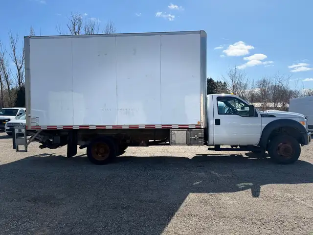 2015 Ford Super Duty F-550 DRW Cube Van Dually - Photo 3