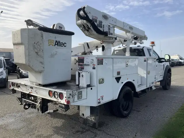 2020 Ford F550 Altec AT48-M Bucket Truck - Photo 4