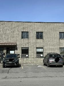 LOCAL COMMERCIAL/INDUSTRIEL/ENTREPÔT à louer