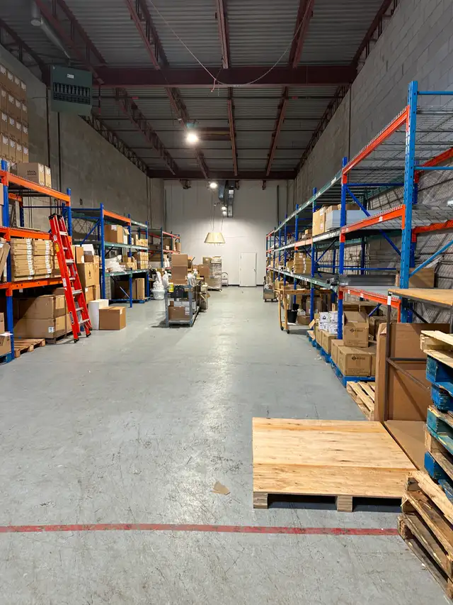 LOCAL COMMERCIAL/INDUSTRIEL/ENTREPÔT à louer - Photo 3